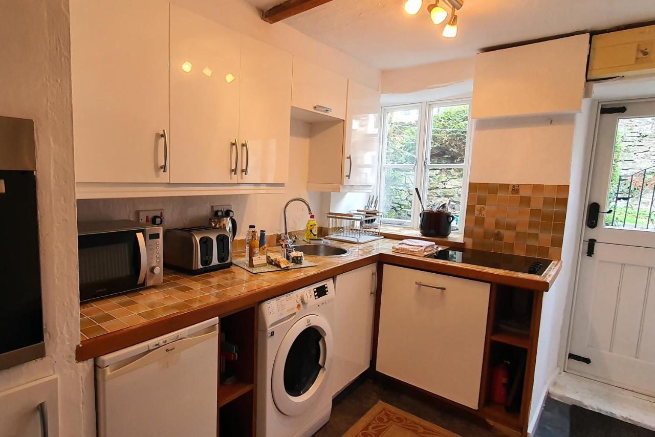 Hope Cottage, Great Longstone Exterior photo